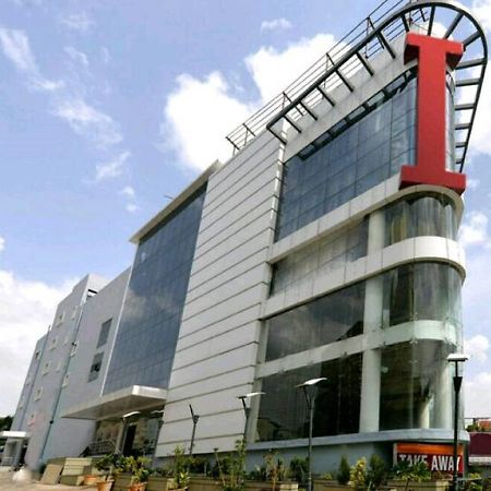 Capital O Surabhi Elite Near Miraj Cinemas - Shalini Shivani Sururnagar Екстериор снимка