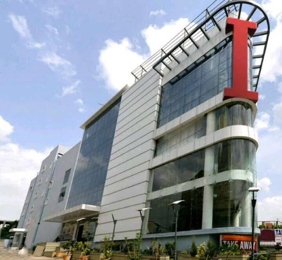 Capital O Surabhi Elite Near Miraj Cinemas - Shalini Shivani Sururnagar Екстериор снимка